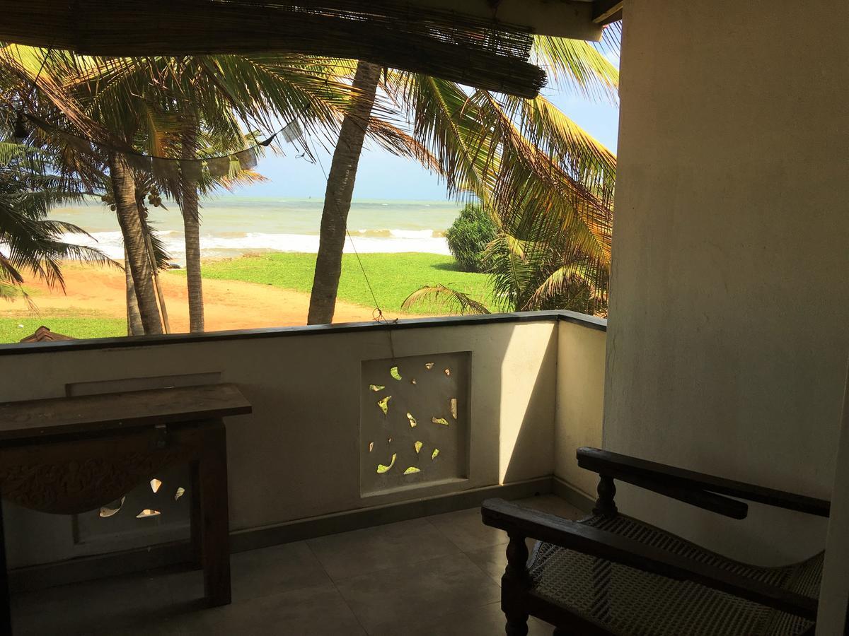 Dephani Beach Hotel Negombo Exterior photo